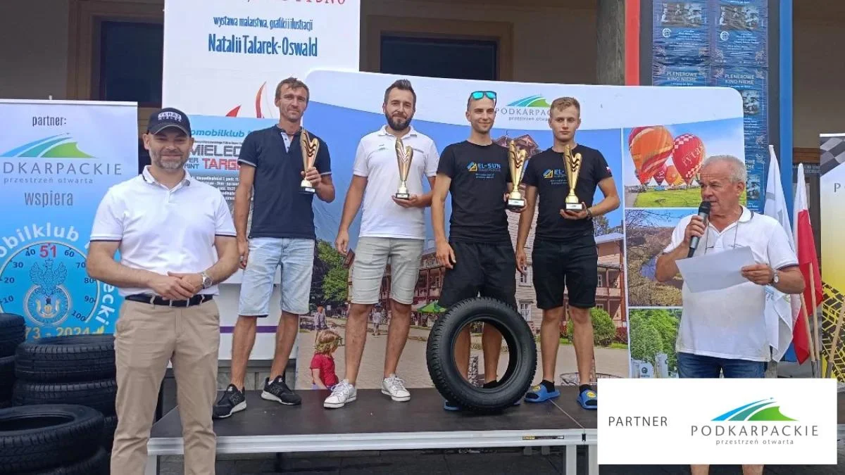 Wyjątkowe wydarzenie VI Super Sprint Targum w Mielcu zachwyciło mieszkańców. Puchary trafiły do rąk zwycięzców [ZDJĘCIA] - Zdjęcie główne