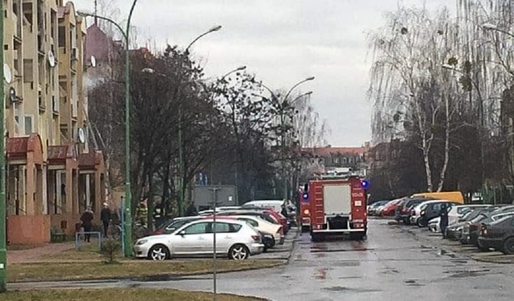 Pożar na balkonie w bloku przy ulicy Warneńczyka - Zdjęcie główne