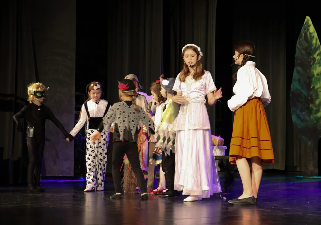 Udana premiera spektaklu dziecięcego teatru SCK [ZDJĘCIA] - Zdjęcie główne
