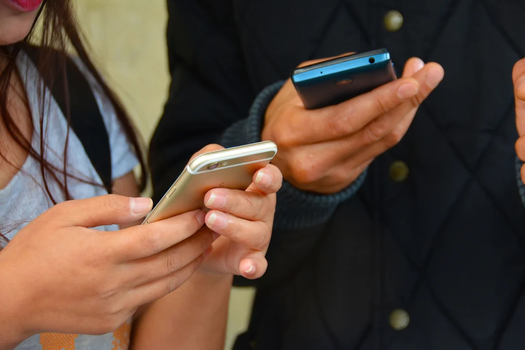 Chcą Cię okraść przez telefon. Nie reaguj na takie wiadomości! - Zdjęcie główne