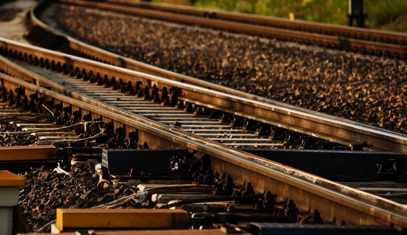 PODKARPACIE: Śmiertelne potrącenie przez pociąg! Tragedia w Rzeszowie - Zdjęcie główne