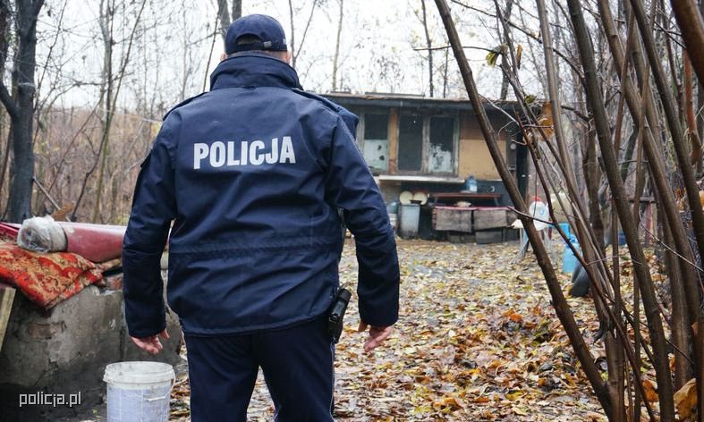 Obojętność wobec bezdomnych zimą - Zdjęcie główne