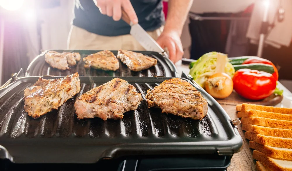 Sezon grillowy rozpoczęty! Jaki sprzęt może nam się przydać? - Zdjęcie główne