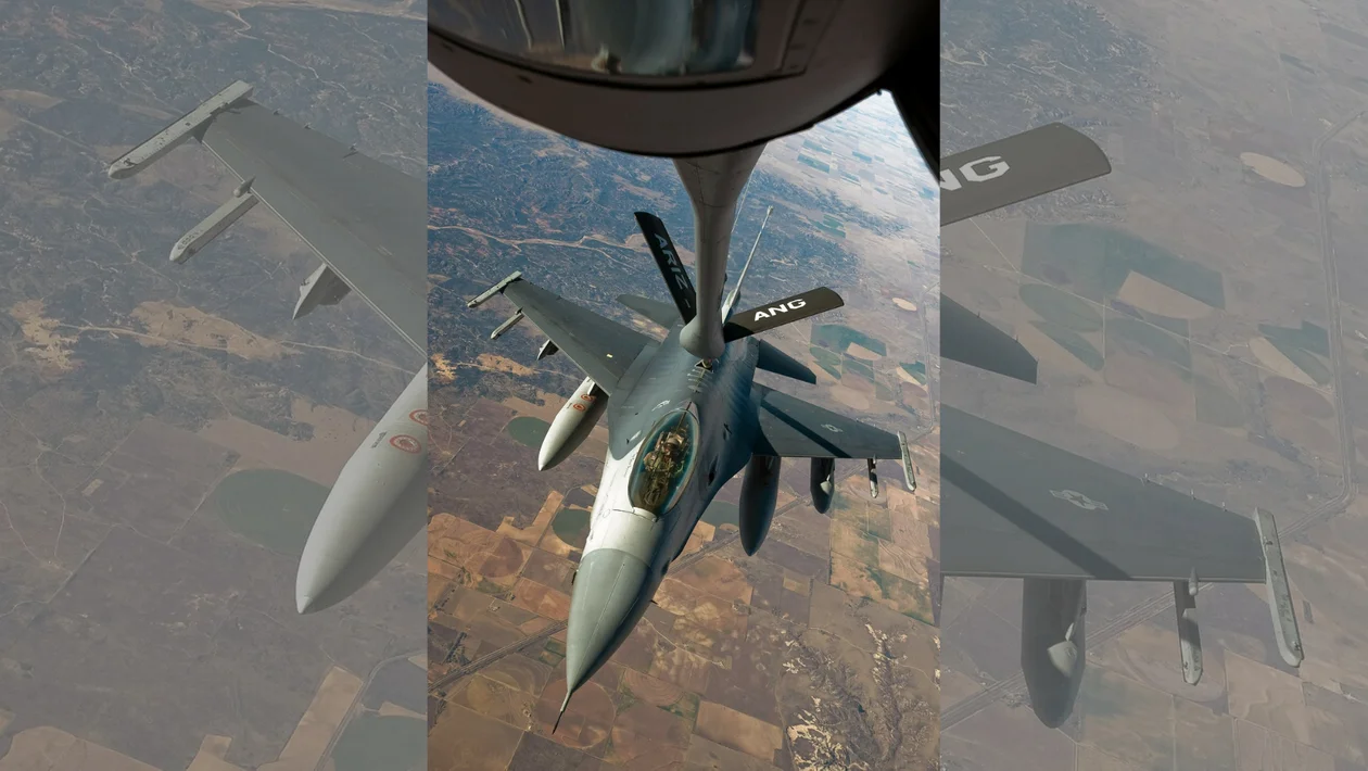 Podniebna cysterna nad Mielcem. Myśliwce F15, F16 i F35 latają nad Podkarpaciem [ZDJĘCIA] - Zdjęcie główne