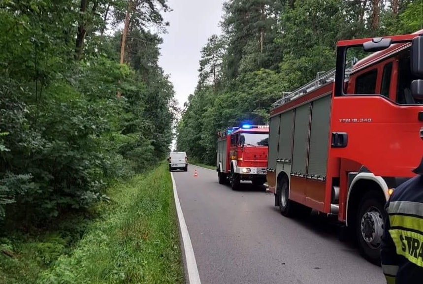 W miejscowości Chorzelów w powiecie mieleckim zderzyły się dwa samochody osobowe. 