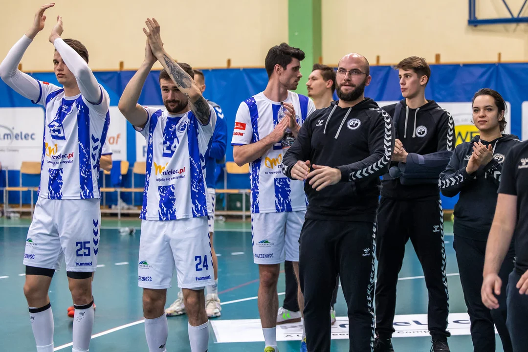 Liga Centralna. Handball Stal Mielec odnosi cenne zwycięstwo. Fotel lidera coraz bliżej - Zdjęcie główne