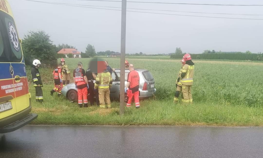 Kierowca i pasażer byli pijani.