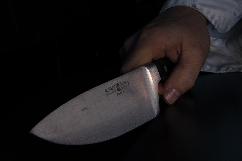 Podkarpacie: Horror! Mężczyzna rzucił się z nożem na seniorkę! - Zdjęcie główne