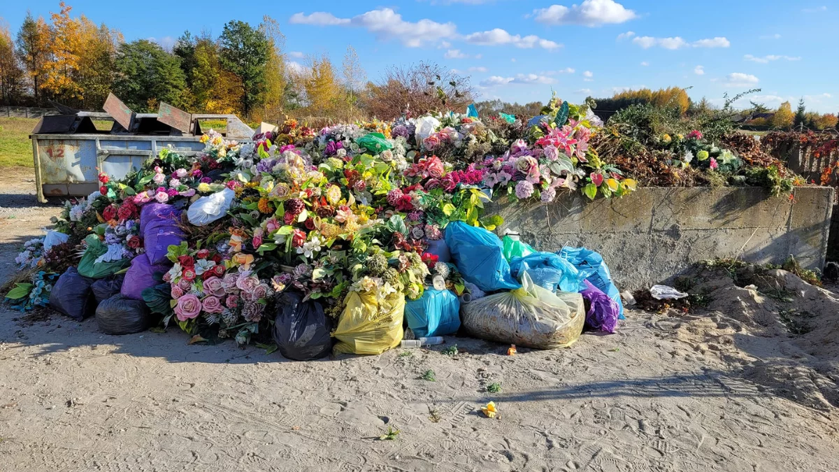 Parafia apeluje: Nie kupujcie sztucznych kwiatów - Zdjęcie główne