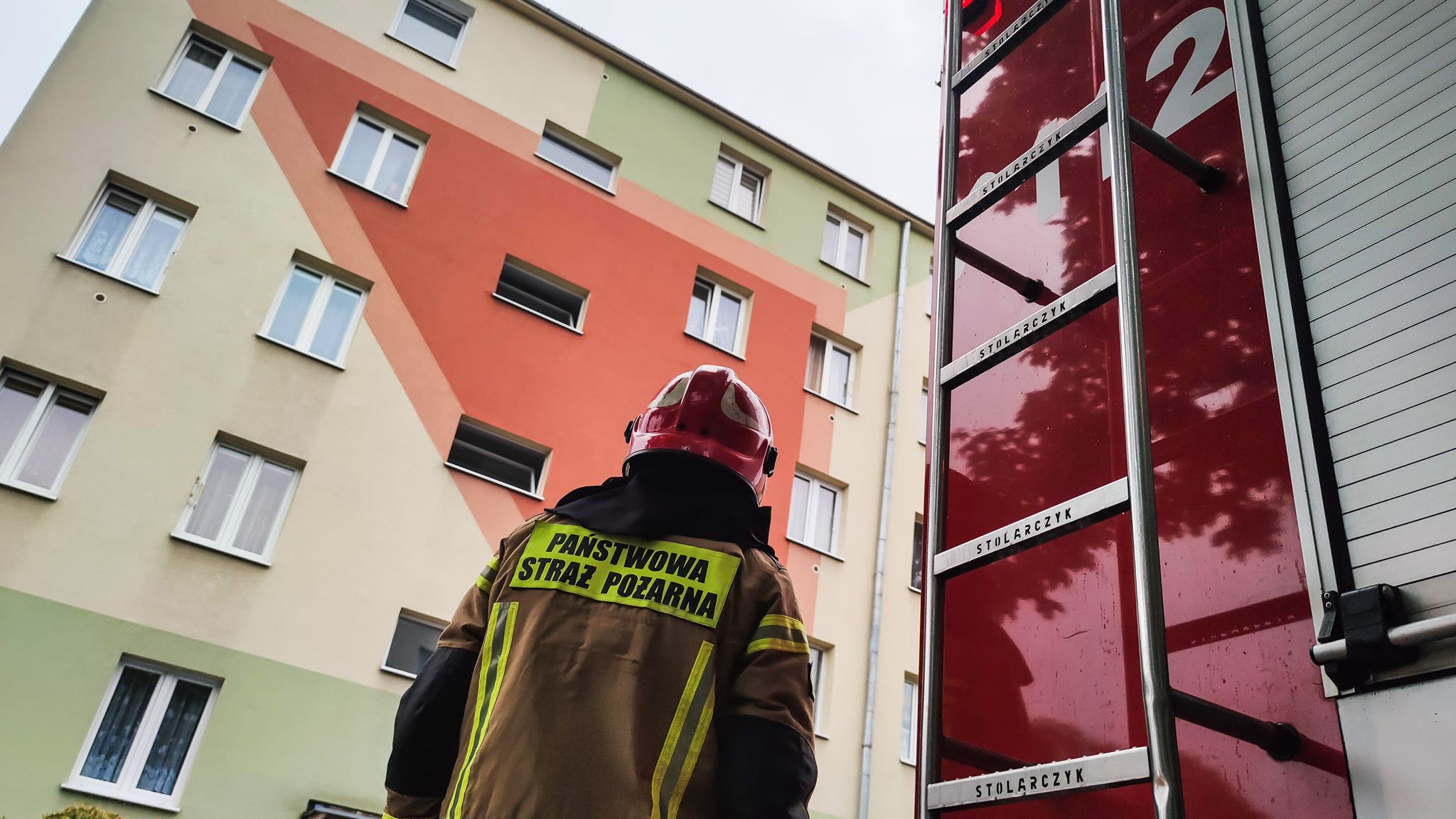 Interwencja służb przy ul. Spółdzielczej [FOTO, VIDEO] - Zdjęcie główne