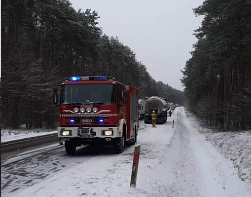 W naszym powiecie doszło do licznych kolizji, co spowodowało duże utrudnienia na drogach.