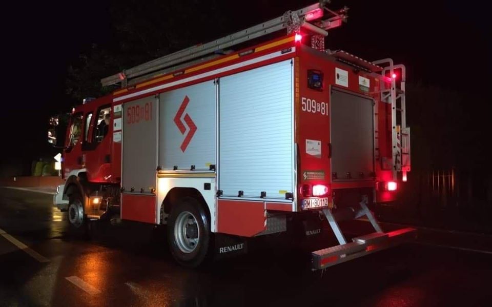 Nocny pożar w Jaślanach [FOTO, VIDEO] - Zdjęcie główne