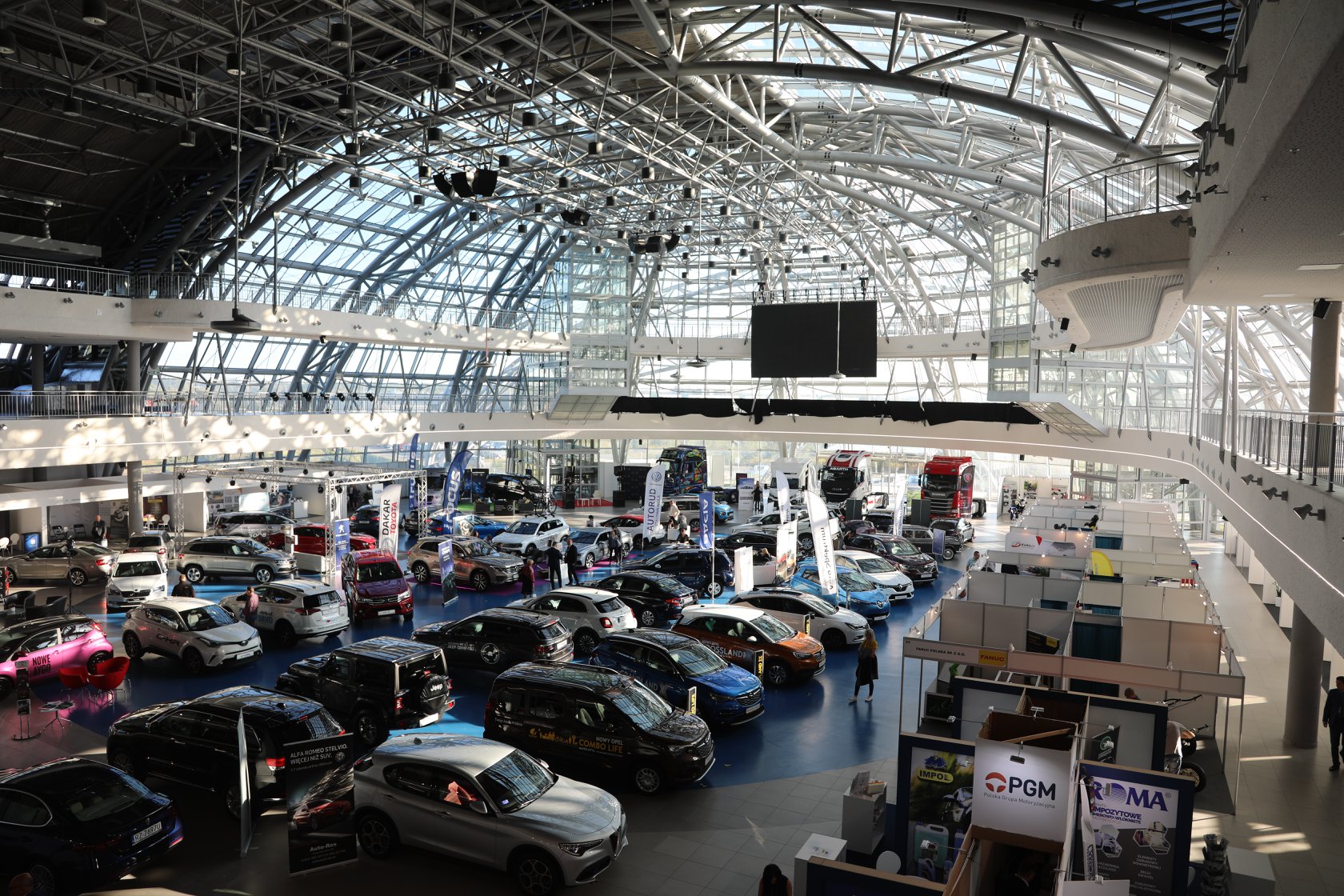 Gdzie zobaczysz najlepsze auta w regionie? W Jasionce rusza kongres TSLA EXPO  - Zdjęcie główne
