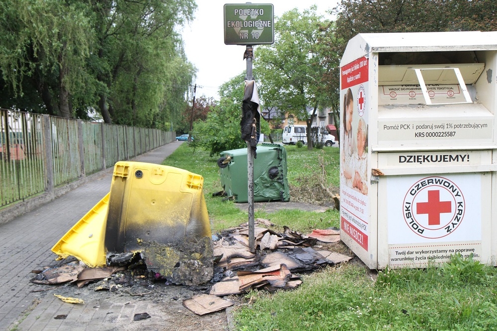 Kto podpala miejskie kontenery na odpady? Sprawa trafiła na policję! - Zdjęcie główne