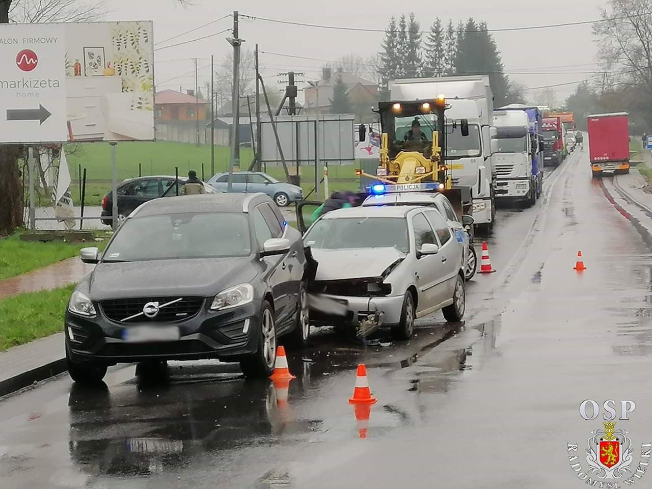 Wypadek w Radomyślu Wielkim. Dwie osoby trafiły do szpitala! - Zdjęcie główne