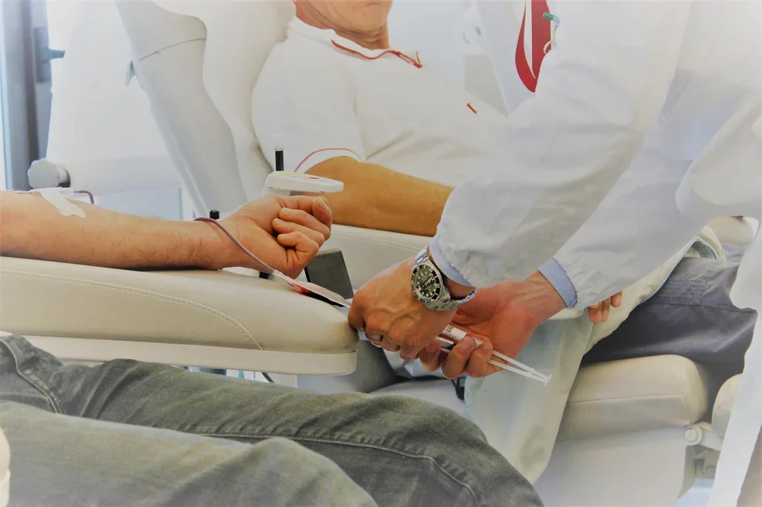 Brakuje krwi, szpitale apelują o pomoc. Jak zostać krwiodawcą?  - Zdjęcie główne
