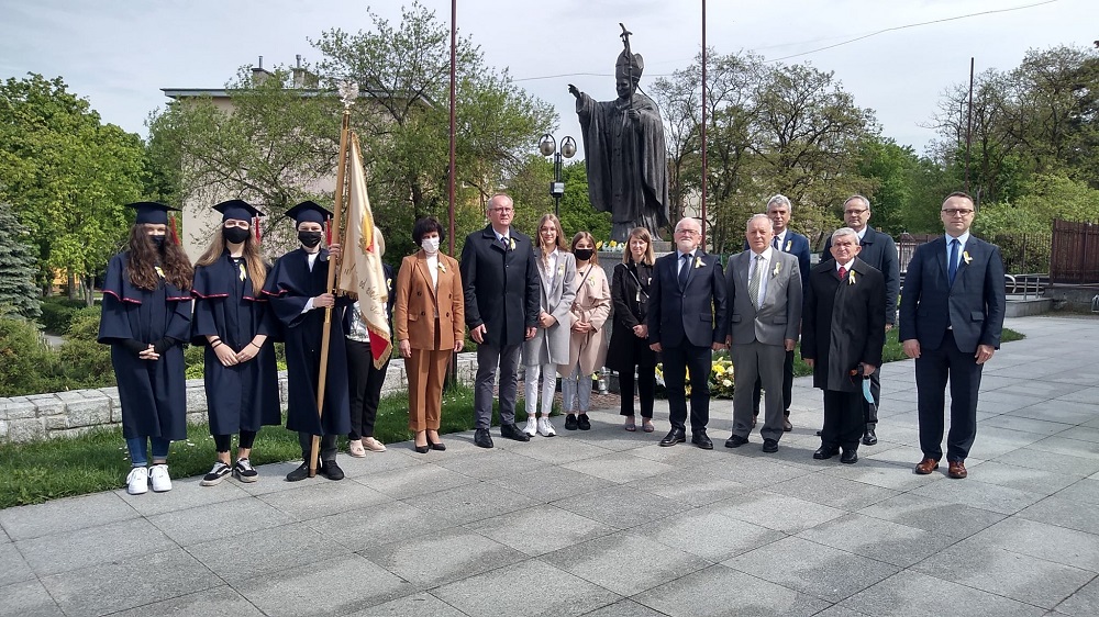 W tym roku miałby 101 lat. W Mielcu uczczono rocznicę urodzin papieża Jana Pawła II - Zdjęcie główne