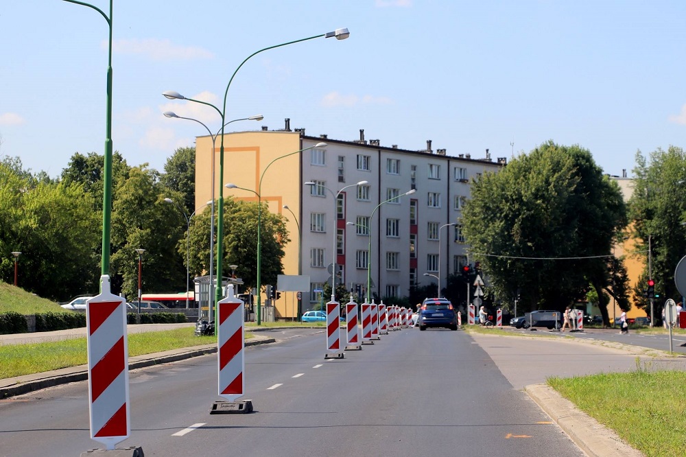 Zmiana organizacji ruchu al. Kwiatkowskiego na odcinku przy Galerii "Aura"  - Zdjęcie główne