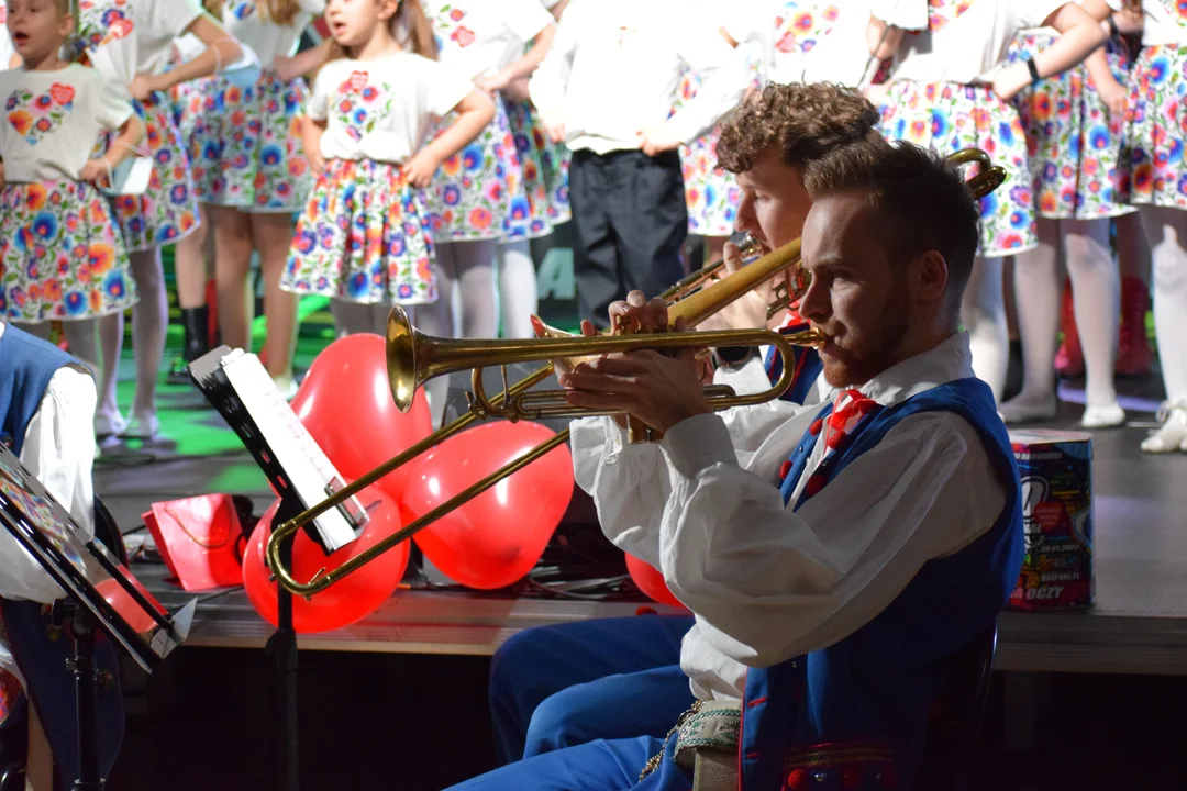 Kameleony SCK Mielec, kapela ZPiT Rzeszowiacy, Zespół Cantica Romanza i wiele innych zagrali z WOŚP [ZDJĘCIA, VIDEO] - Zdjęcie główne