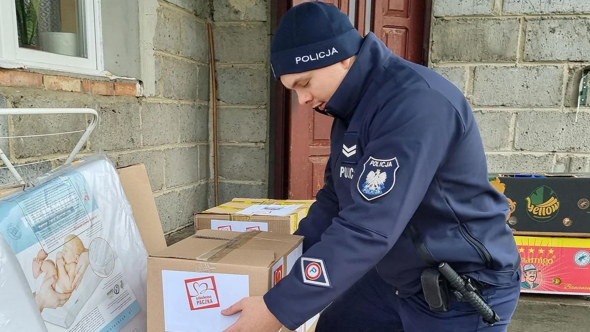 Urząd miasta i mielecka policja przekazały dary ze "Szlachetnej Paczki" - Zdjęcie główne