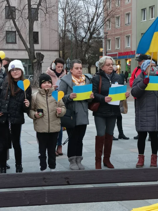 Mielczanie solidarni z Ukrainą. Protestowali na Placu AK [ZDJĘCIA] - Zdjęcie główne