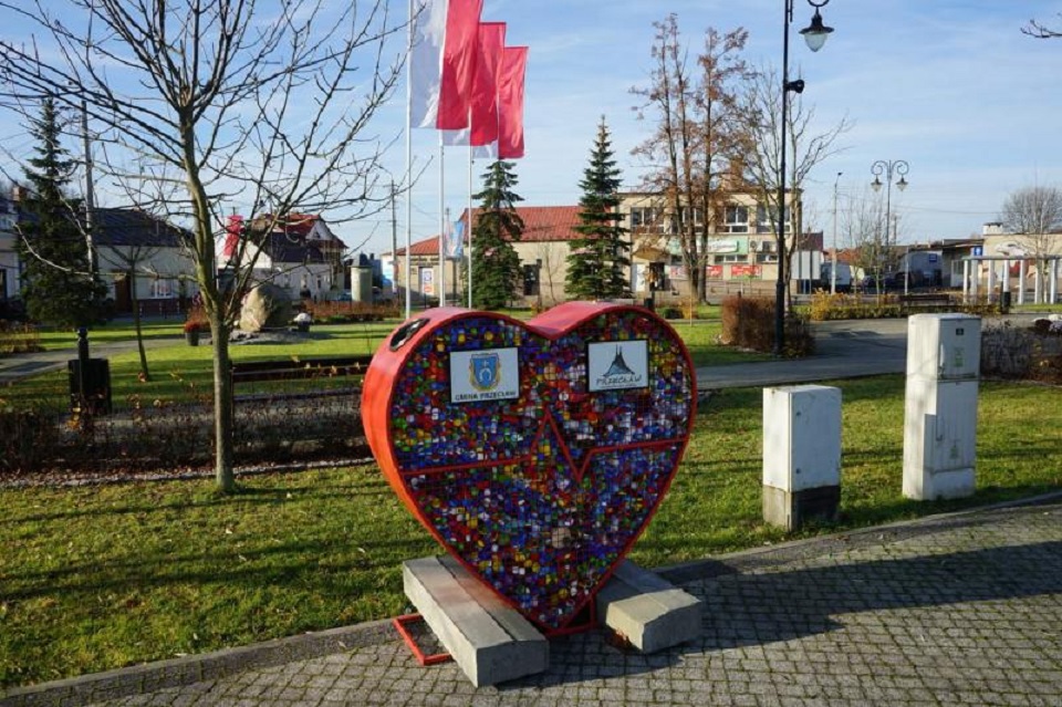 Serce pełne nakrętek. Ale zbieramy dalej - Zdjęcie główne