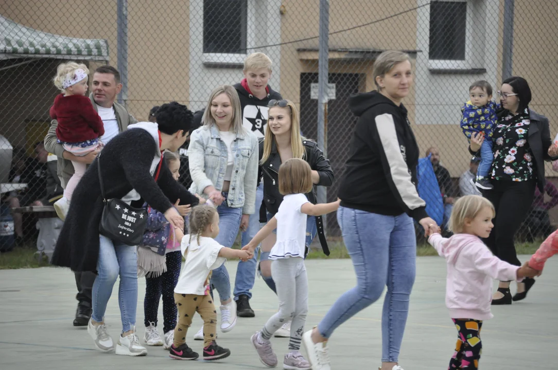 Tak się bawią ludzie...  Zabawa taneczna w Żarówce [ZDJĘCIA] - Zdjęcie główne