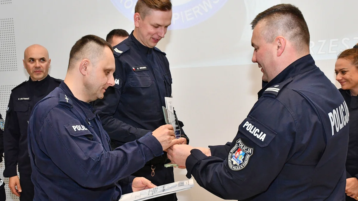 Policjanci z Mielca na podium. Krzysztof Soboń i Kamil Grabiec zajęli trzecie miejsce - Zdjęcie główne