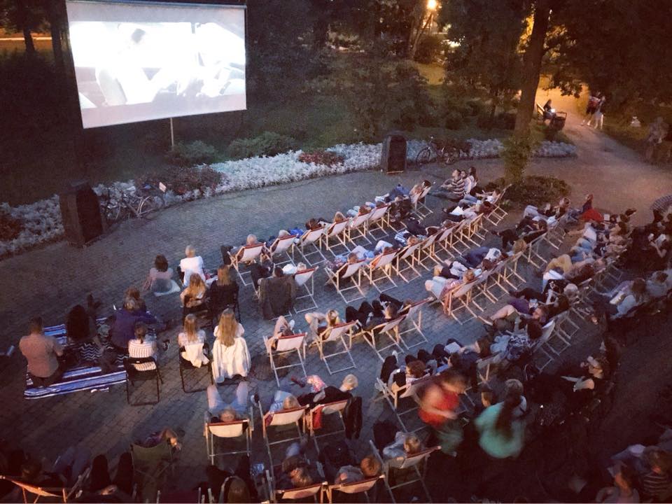 Ruszyło Letnie Kino przy Pałacyku Oborskich!  - Zdjęcie główne