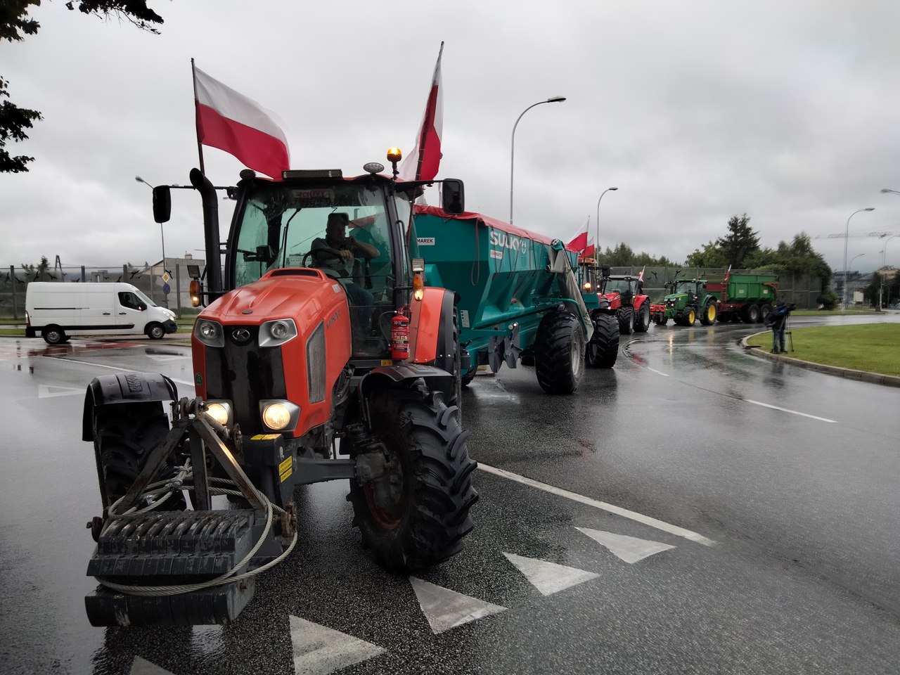 Rolnicy protestują! Obrywa się Prawu i Sprawiedliwości! [ZDJĘCIA] - Zdjęcie główne