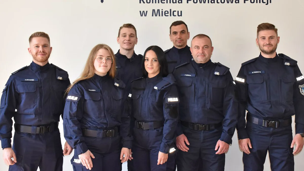 Nowi policjanci w Mielcu. Funkcjonariusze złożyli ślubowanie [ZDJĘCIA] - Zdjęcie główne