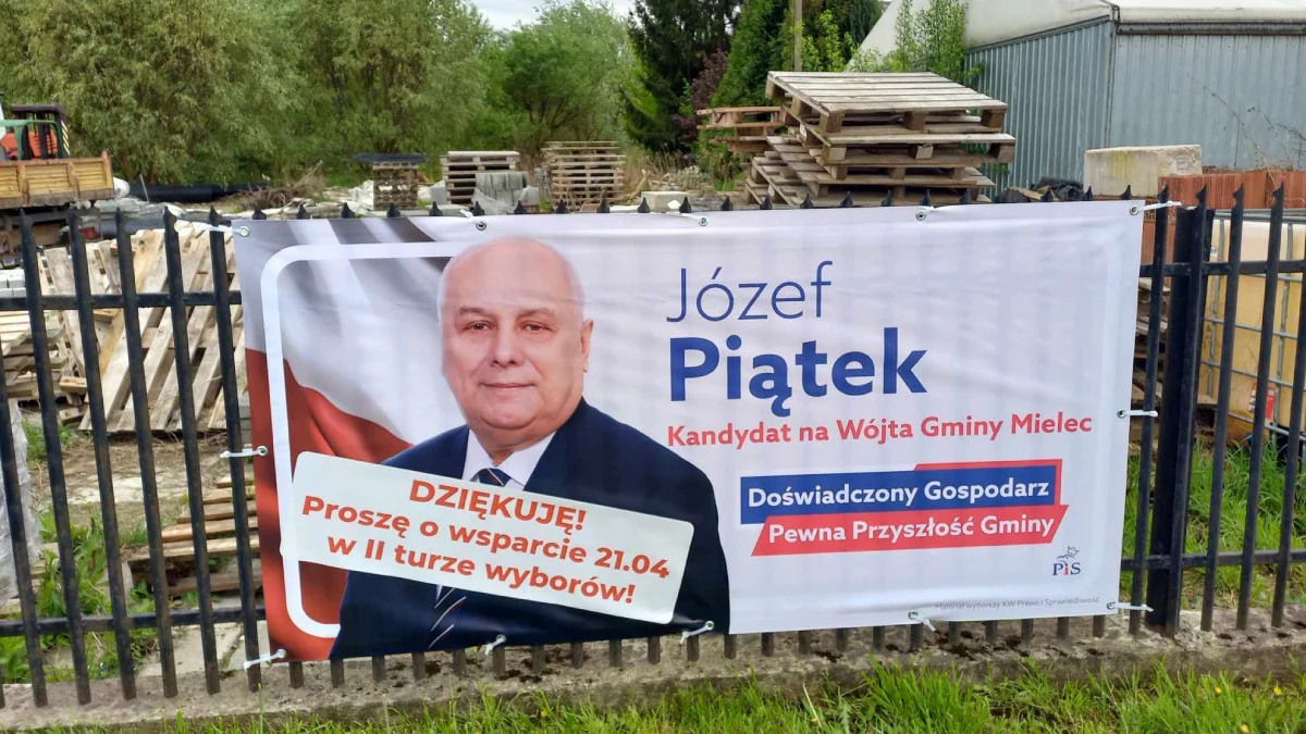 Nielegalnie wywieszony baner wyborczy na jednej z posesji w Woli Mieleckiej [SYGNAŁY CZYTELNIKÓW] - Zdjęcie główne