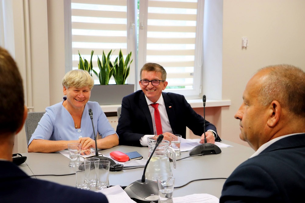 Starosta Zbigniew Tymuła zastąpi Marię Napieracz w radzie społecznej Pogotowia Ratunkowego w Mielcu - Zdjęcie główne