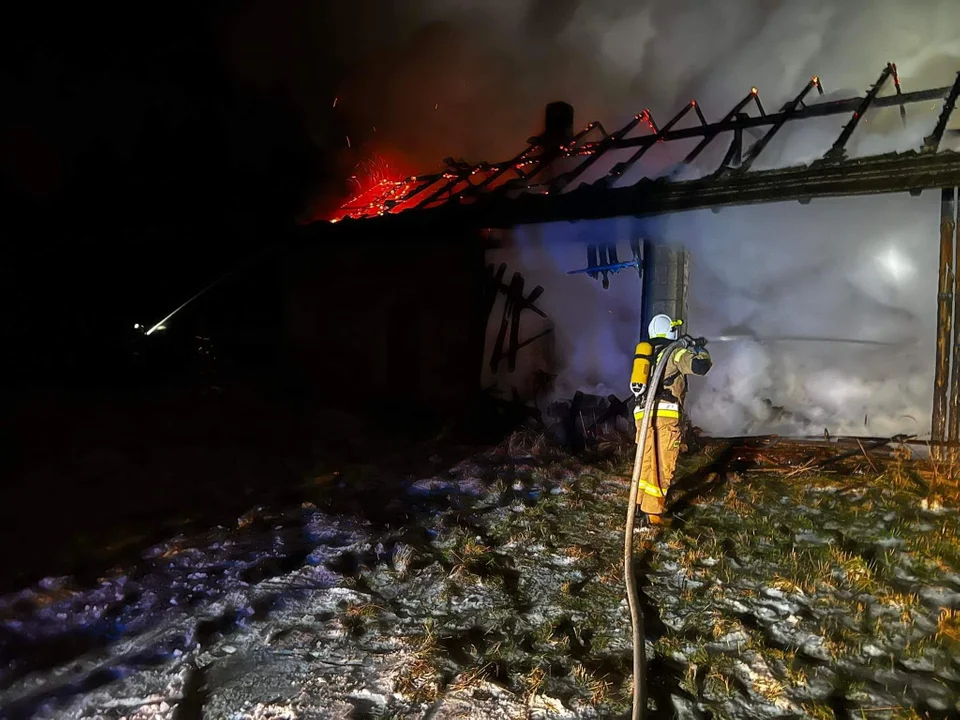 Pożar stodoły w Jaślanach [ZDJĘCIA] - Zdjęcie główne