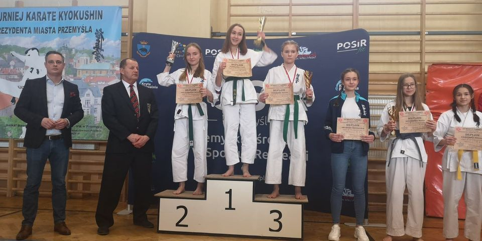 Natalia Paczyńska na podium. Turniej karate rozstrzygnięty [ZDJĘCIA] - Zdjęcie główne