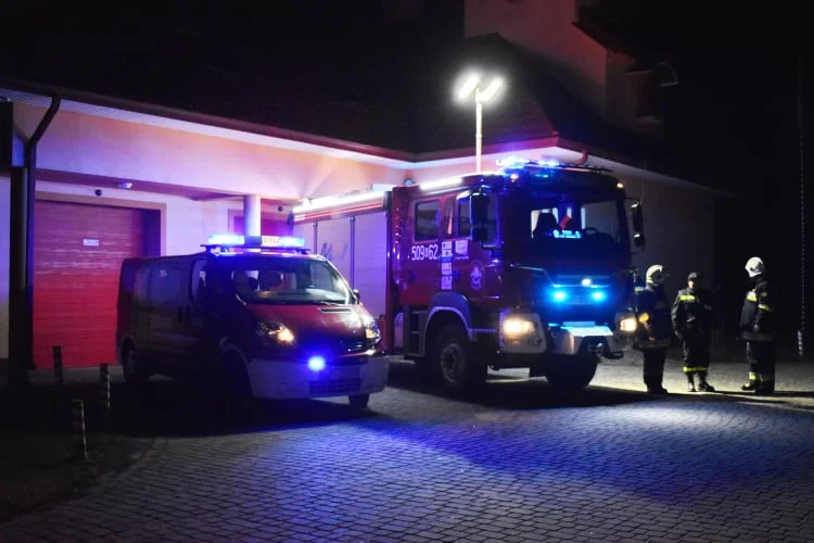 O godz. 18.00 zawyły syreny. Strażacy z całego kraju wspomnieli zmarłych druhów z OSP Czerników [WIDEO] - Zdjęcie główne