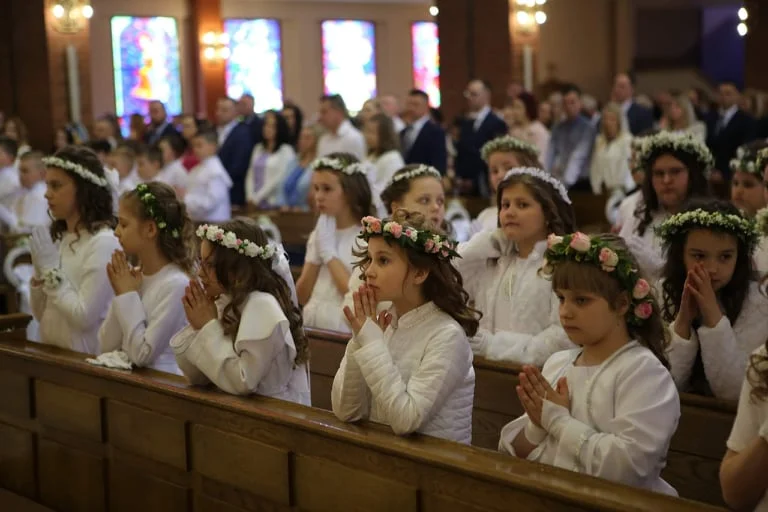 "Ty nas nazwałeś swymi przyjaciółmi". Najpiękniejsze zdjęcia komunijne z Komunii Świętych w powiecie mieleckim - Zdjęcie główne