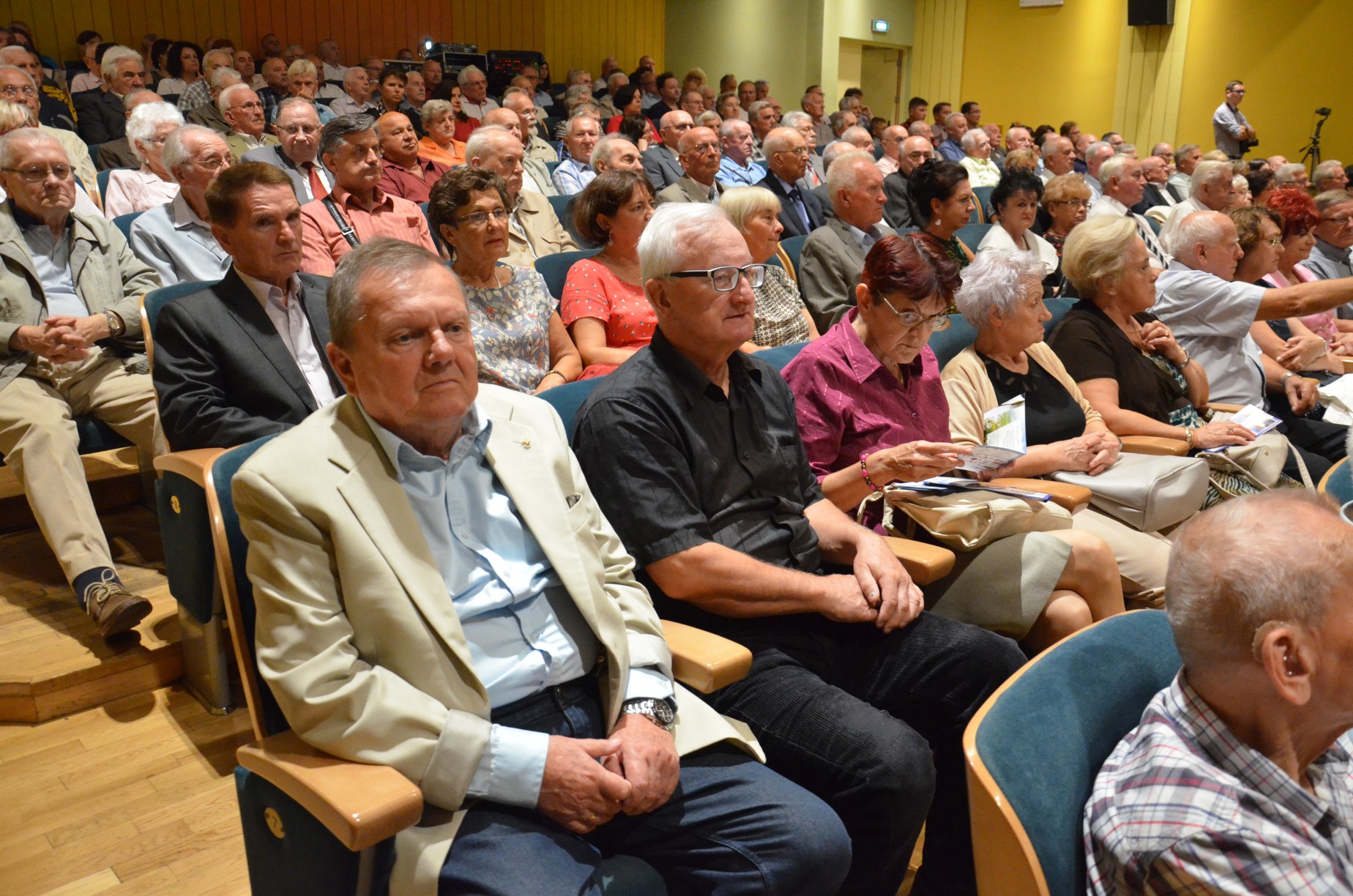 Lotnicze pokolenia znów razem. Pełna sala widowiskowa SCK w Mielcu [FOTO] - Zdjęcie główne