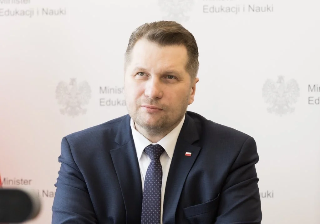 Minister edukacji rozporządził. Kto idzie na zdalne? Sprawdź szczegóły! - Zdjęcie główne