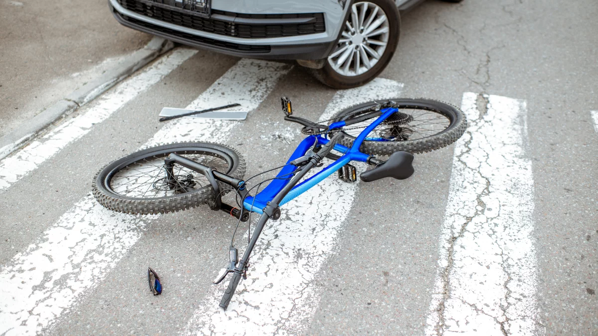 Potrącenie rowerzysty w miejscowości Dąbie. Trafił do szpitala - Zdjęcie główne