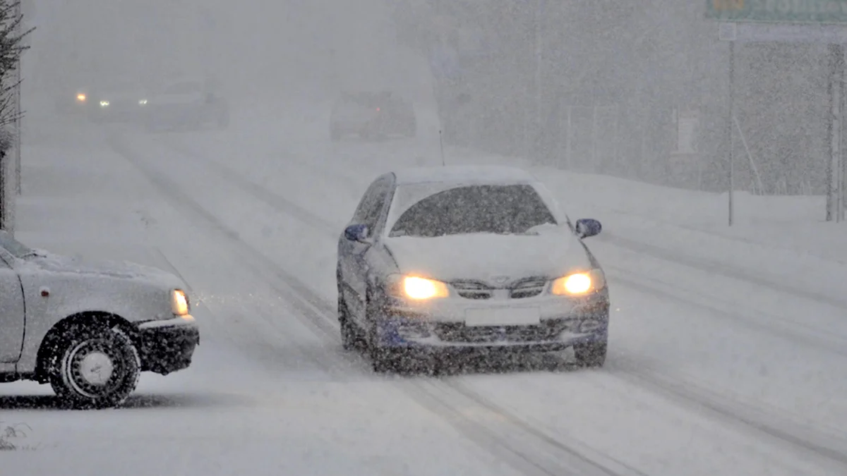 Śnieżyca dotrze nad Mielec? Synoptycy ostrzegają przed paraliżem dróg. Może spaść nawet do 40 cm mokrego śniegu - Zdjęcie główne