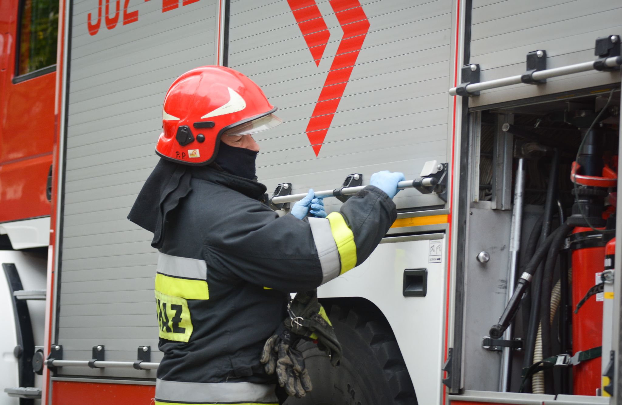 Interwencja Straży Pożarnej przy ul. Sandomierskiej - Zdjęcie główne