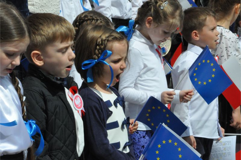 Mielczanie odśpiewali "Odę do Radości" z okazji 15 lat w UE [FOTO, VIDEO] - Zdjęcie główne