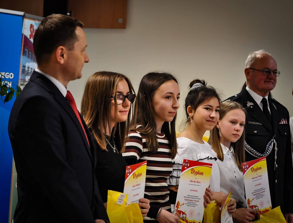 Laureaci odebrali nagrody - Zdjęcie główne