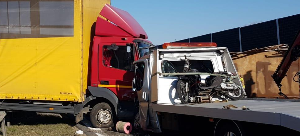 Blokada autostrady A4. Kierowca prawdopodobnie... przysnął - Zdjęcie główne