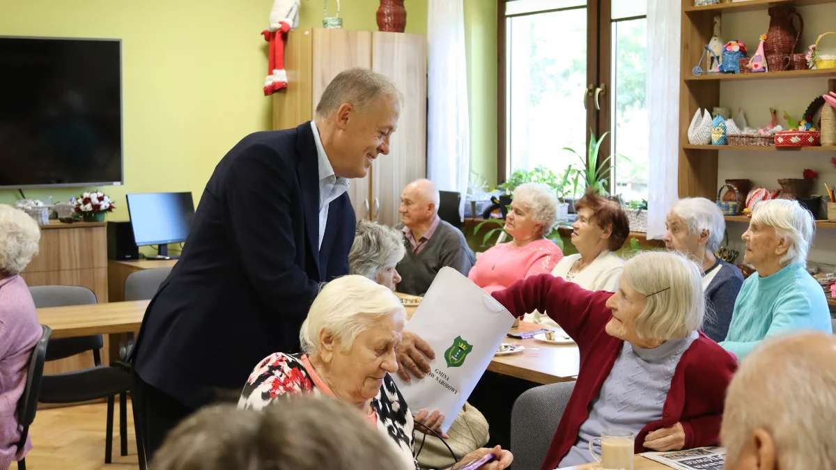 Ponad 2 miliony złotych dla seniorów z Dziennego Domu Pomocy w Dębiakach - Zdjęcie główne