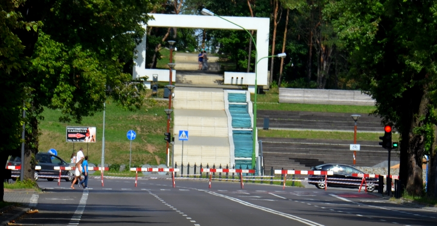 Al. Niepodległości znów zamknięta w niedzielę - Zdjęcie główne