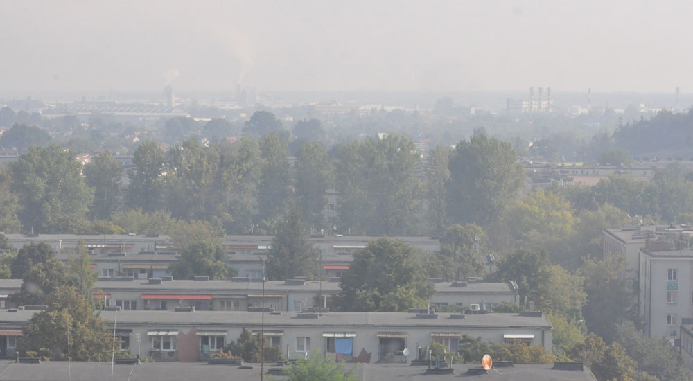 Chmura zanieczyszczeń nad miastem - Zdjęcie główne
