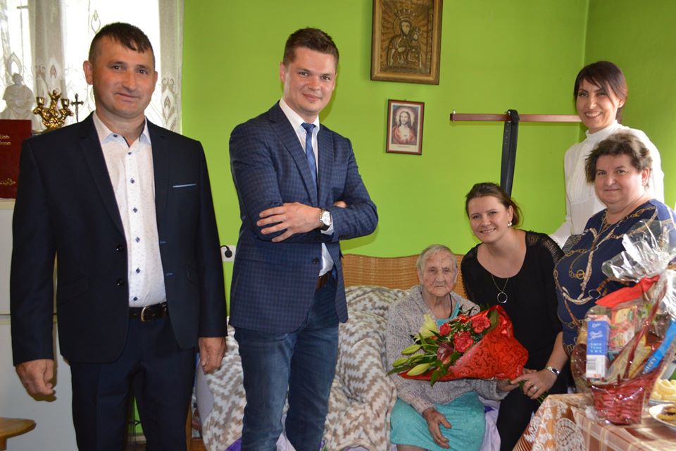 Dwieście lat niech żyje nam! 102 urodziny mieszkanki powiatu mieleckiego - Zdjęcie główne