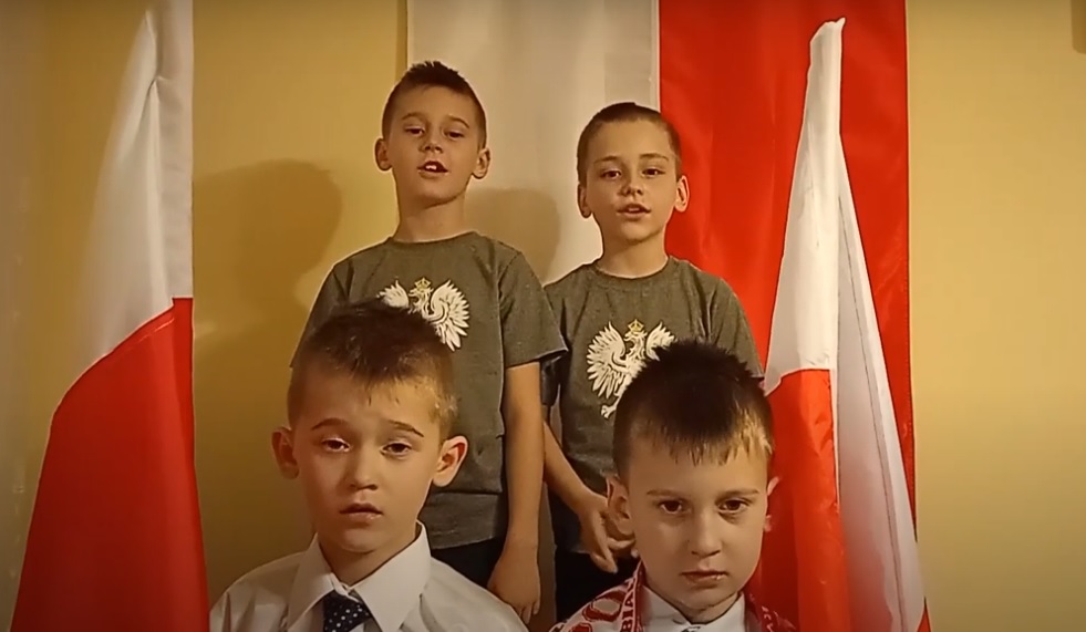 Uczniowie "jedenastki" rywalizowali w konkursie pieśni patriotycznych - Zdjęcie główne